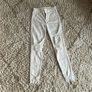 American eagle stretch skinny white ripped jeans. Size 00